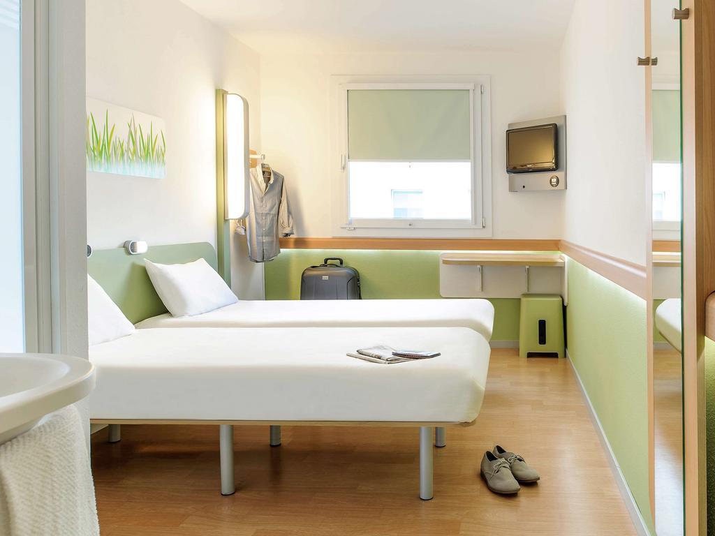 Ibis Budget Karlsruhe Exterior foto